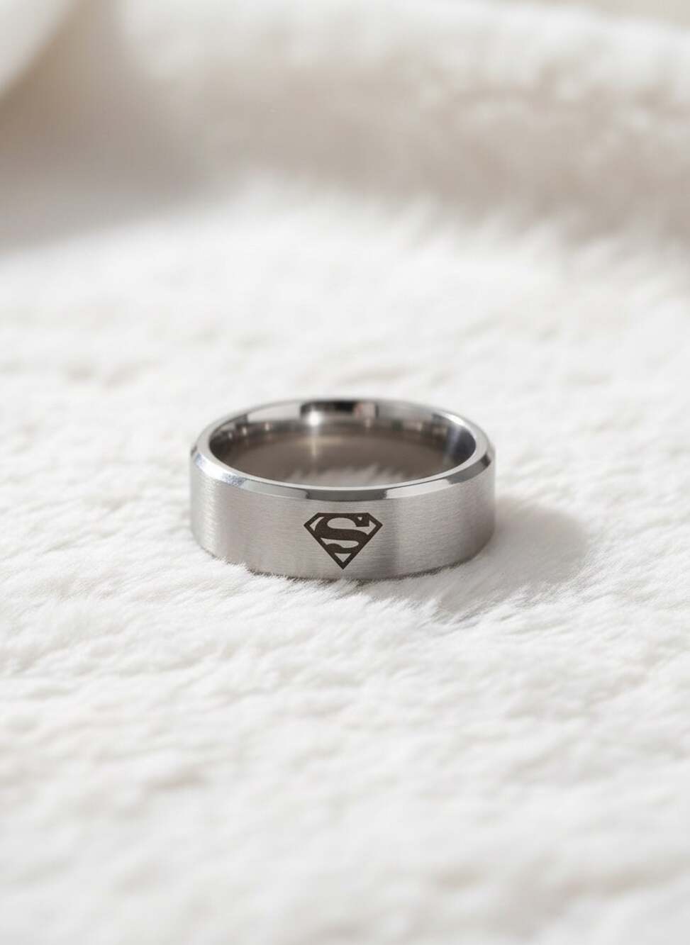 NWT Men's Stainless Steel Superman Logo Band Ring - Size 10